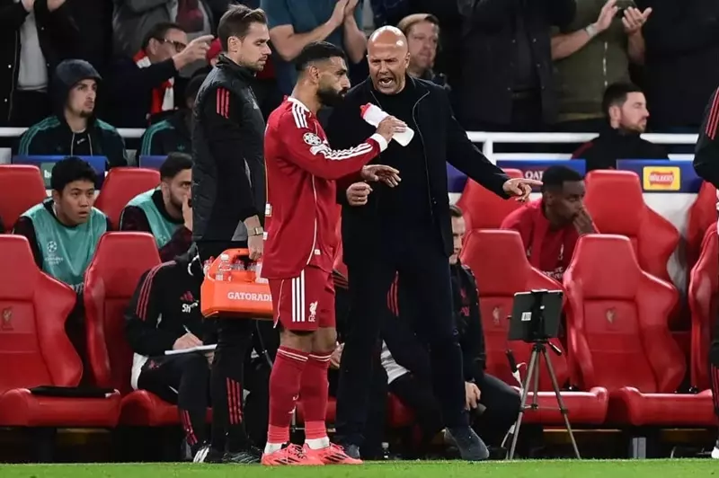 محمد صلاح يكشف ماذا يفعل سلوت عندما يعجز ليفربول؟